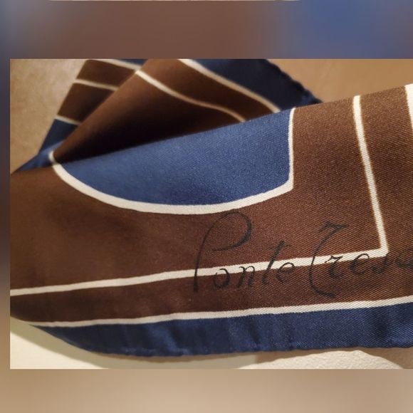 Ponte Tresa Vintage Scarf - Picture 3 of 3